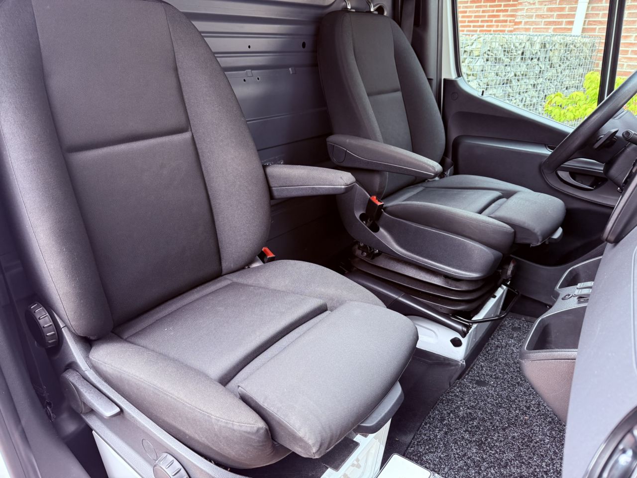Mercedes Sprinter service bus bedrijfswagen inrichting trekhaak