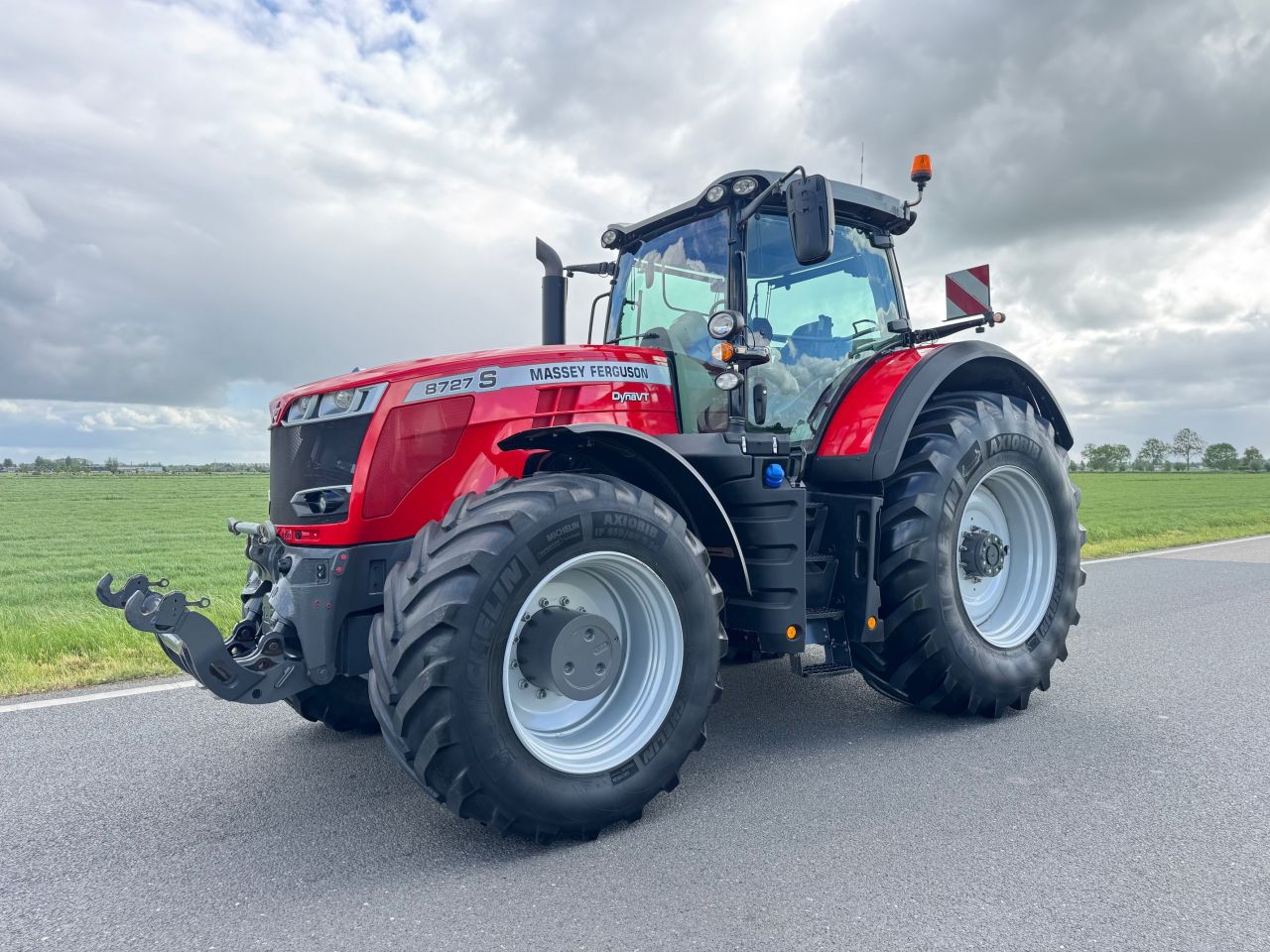 Massey Ferguson 8727S Dyna-VT