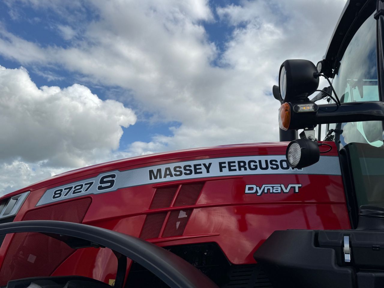 Massey Ferguson 8727S Dyna-VT