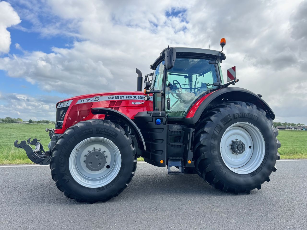 Massey Ferguson 8727S Dyna-VT