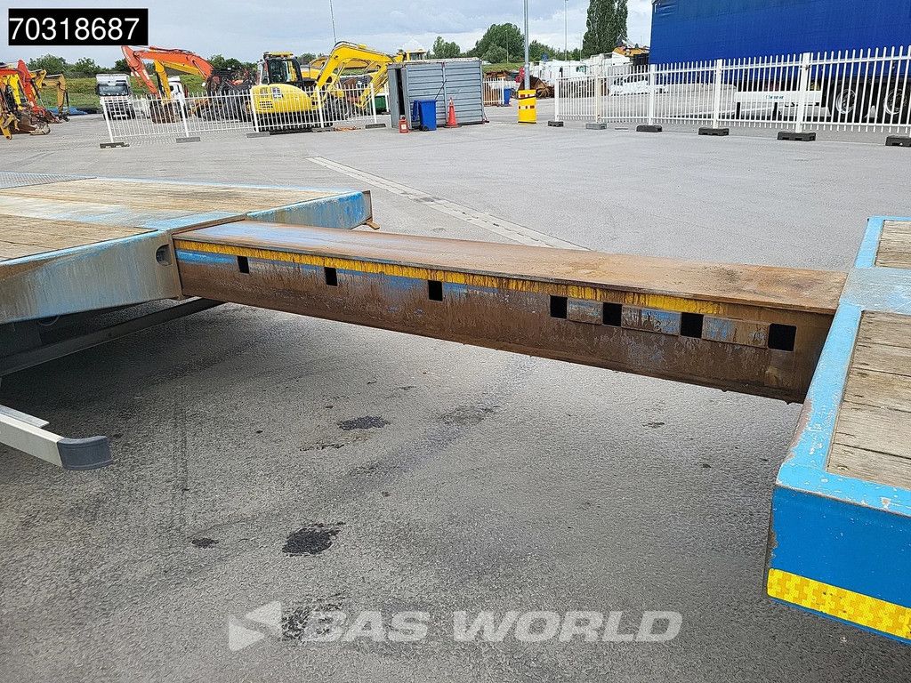 Nooteboom OSDS-48-03V Extendable 600cm Steering Axle Ramps Winch