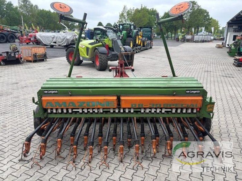 Amazone D8-30 SPECIAL + Grubber