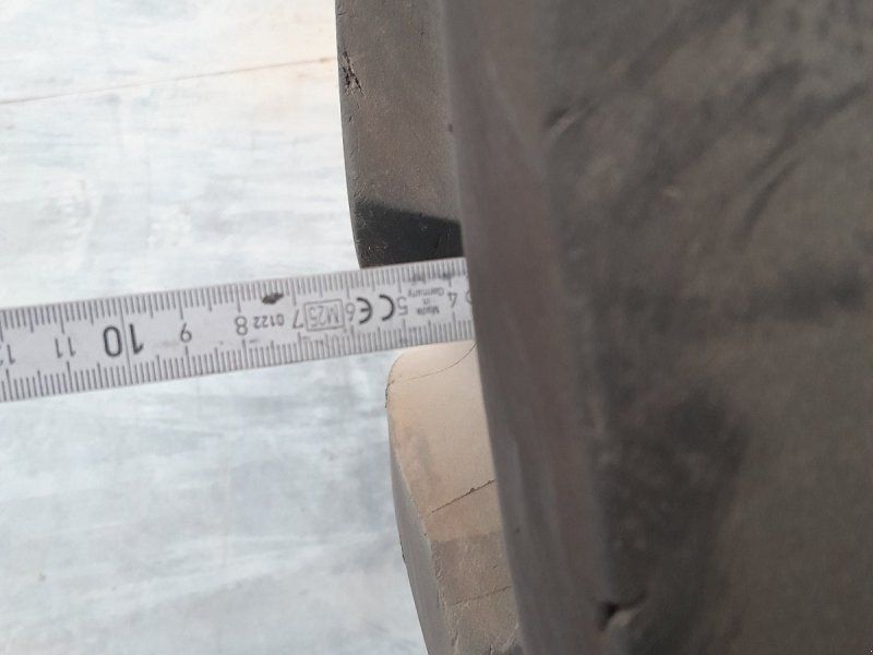 Michelin 650/65 R42