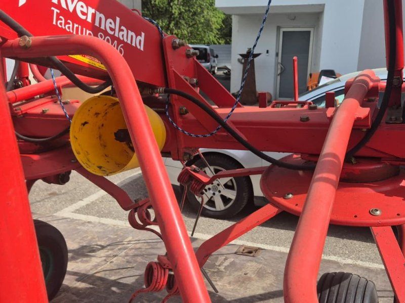 Kverneland Taarup 8046