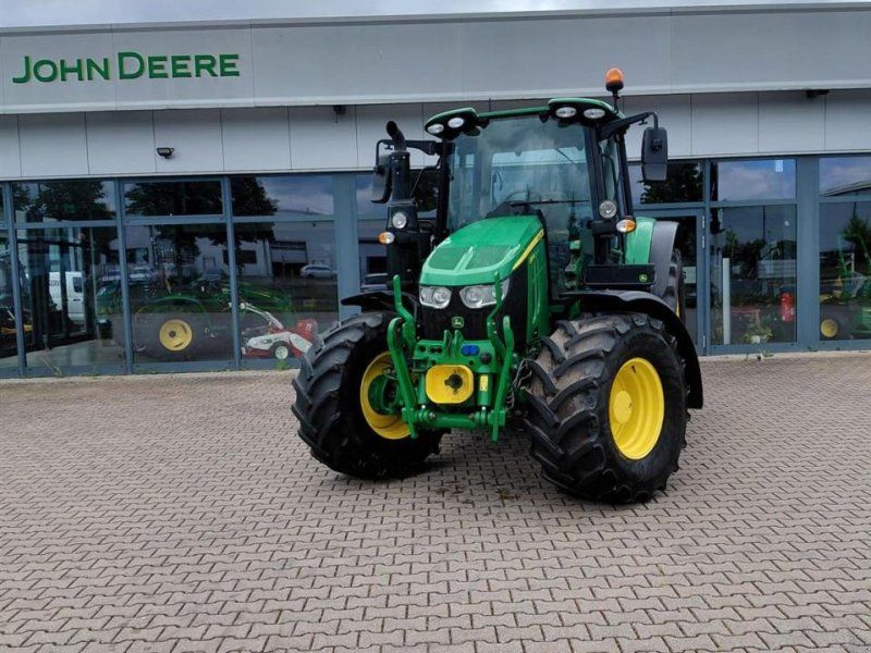 John Deere 6120M