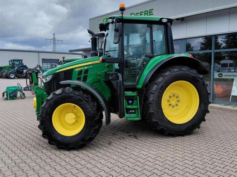 John Deere 6120M