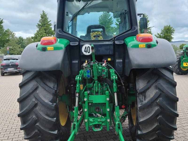John Deere 6120M