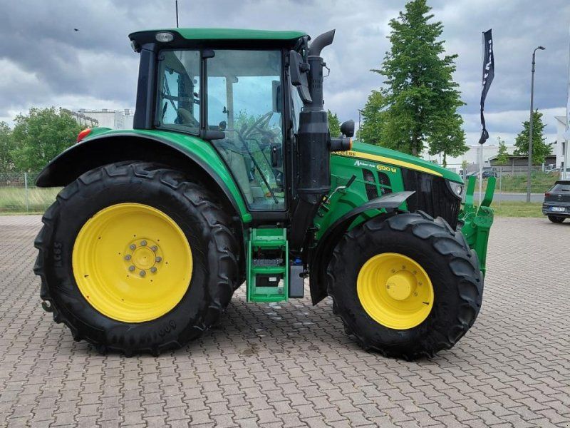John Deere 6120M