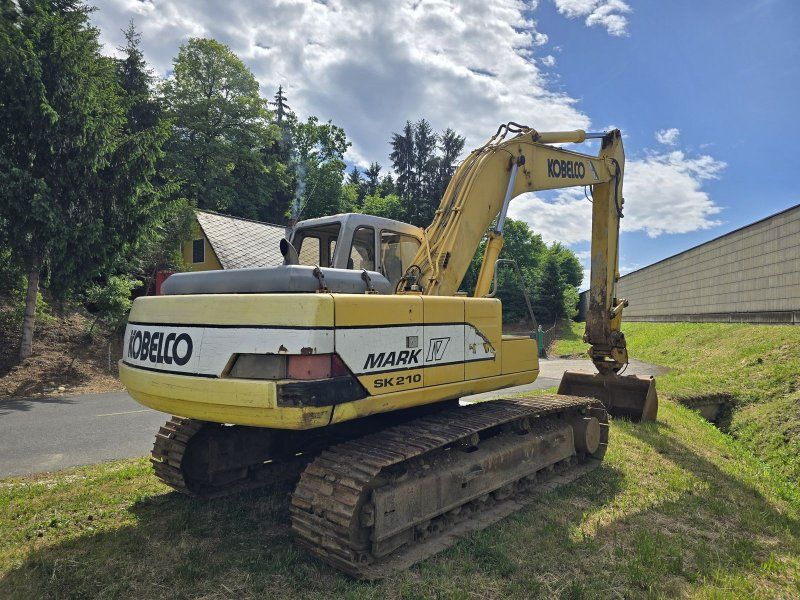 Kobelco SK210