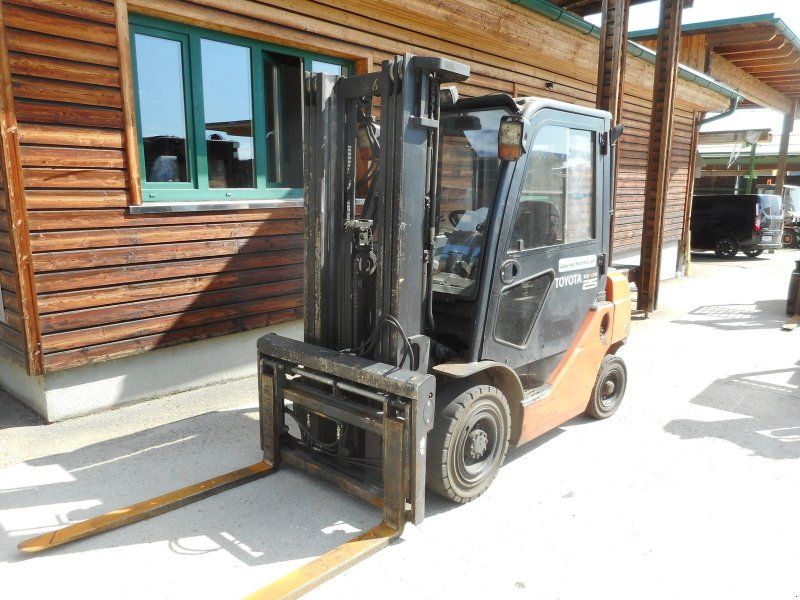 Toyota 02-8FDF25 Tripl + SS + ZV + Kabine