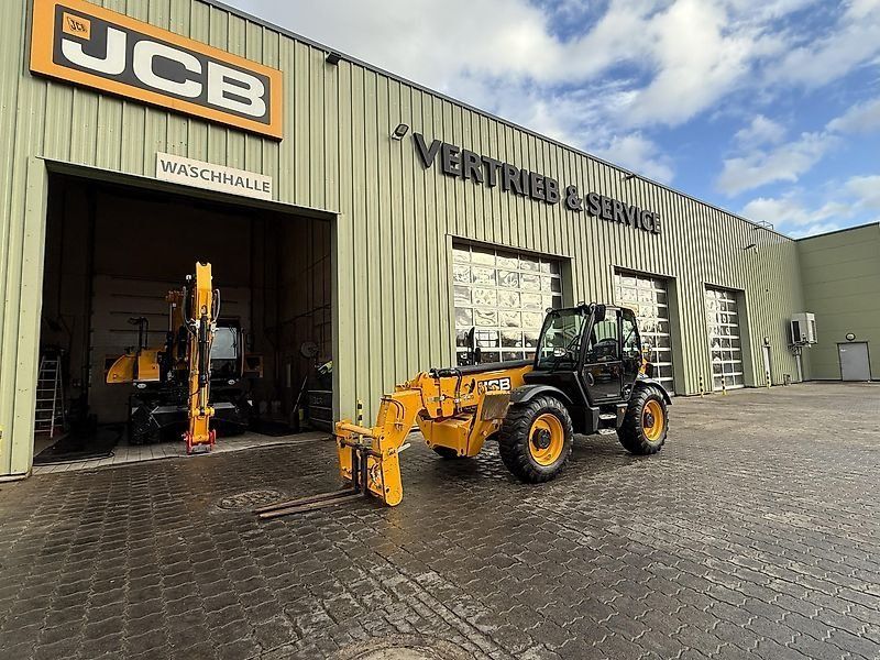 JCB 540-140 HiViz