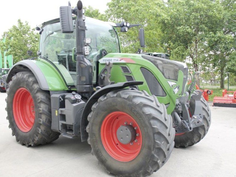 Fendt 714 VARIO S4 PROFI PLUS