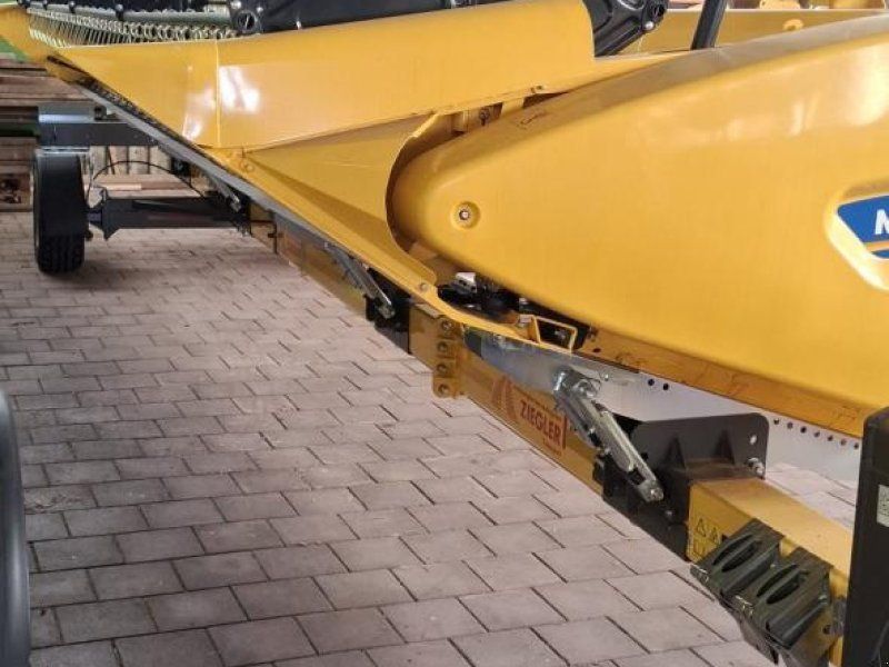 New Holland 760 CG 7,62M/25FT VF