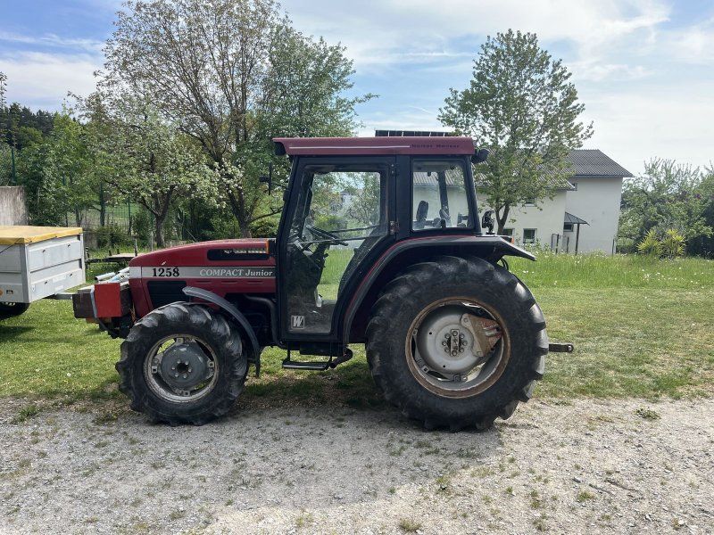 1258 A Compact Junior