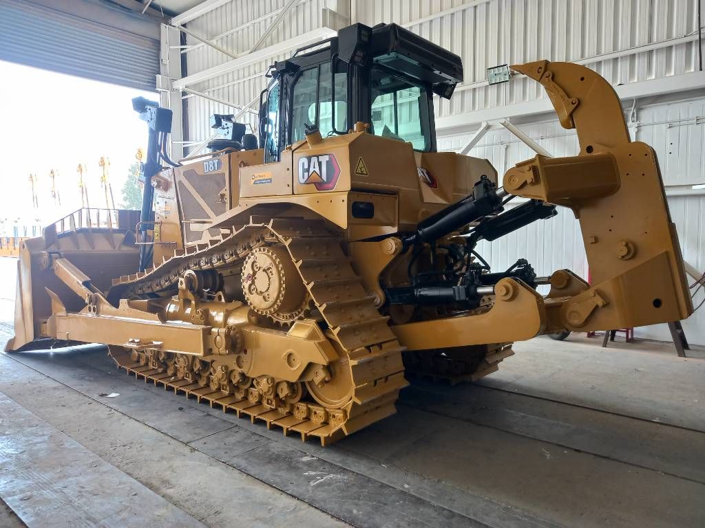 CAT D8T (Jebel Ali Free Zone)