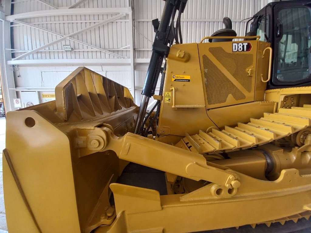 CAT D8T (Jebel Ali Free Zone)