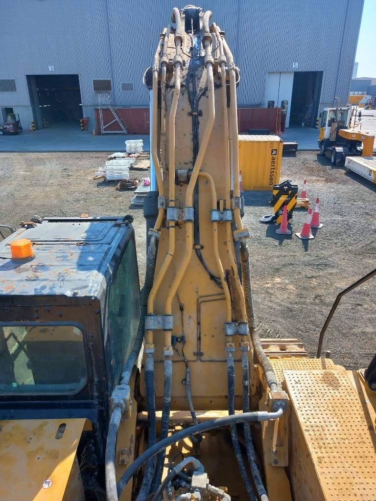 CAT 350 (Abu Dhabi)