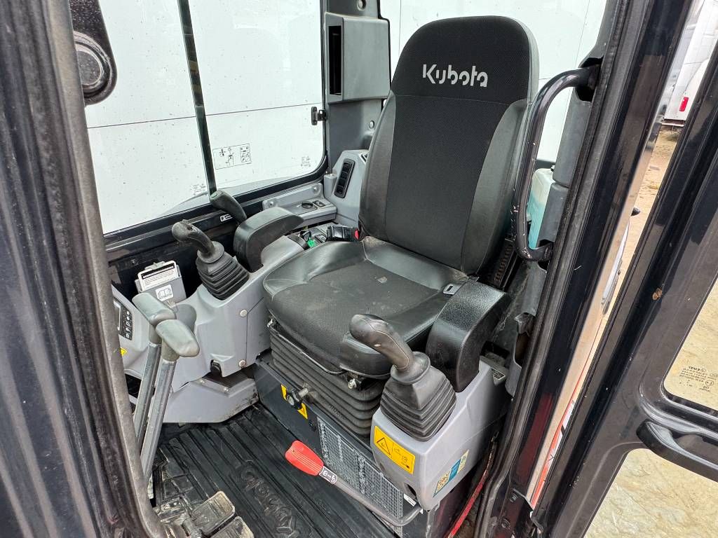 Kubota KX 037-4 - Hammer Lines / Quick Coupler