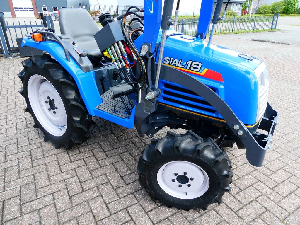 Iseki Sial 19 4wd / 0769 Draaiuren / Voorlader