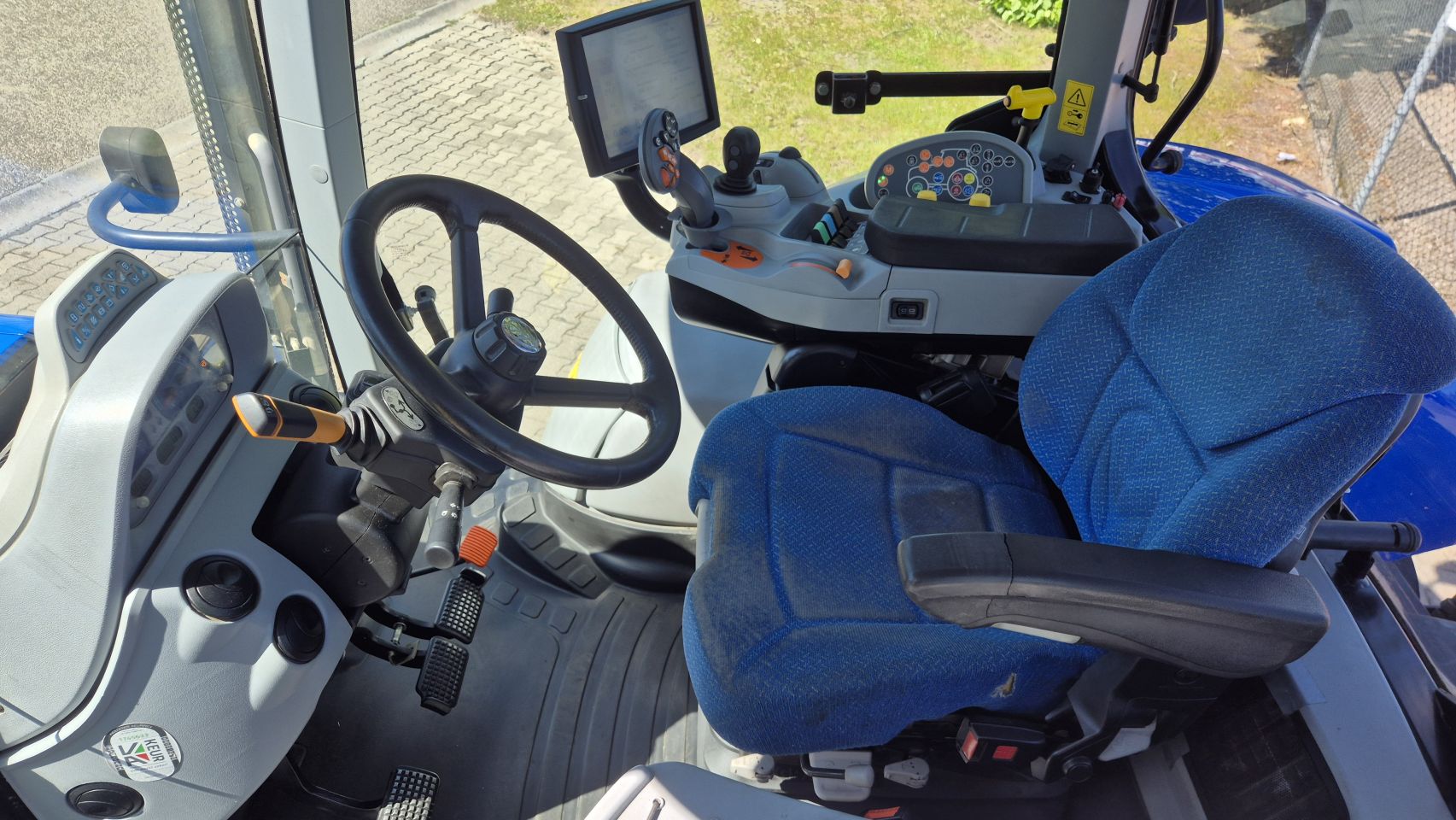 New Holland T7.210 AC 40Kmh. Lucht, Fronthef en PTO