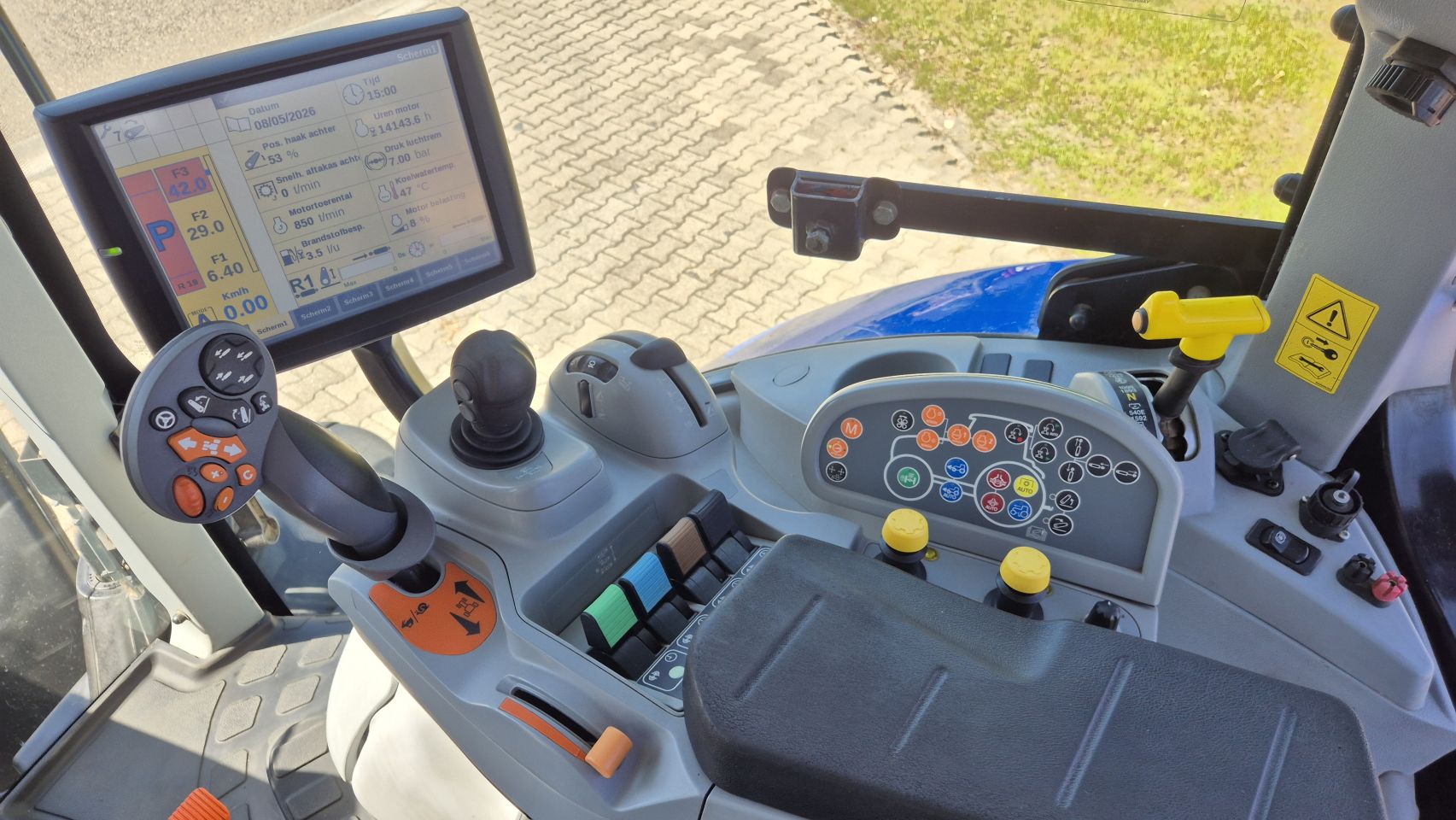 New Holland T7.210 AC 40Kmh. Lucht, Fronthef en PTO