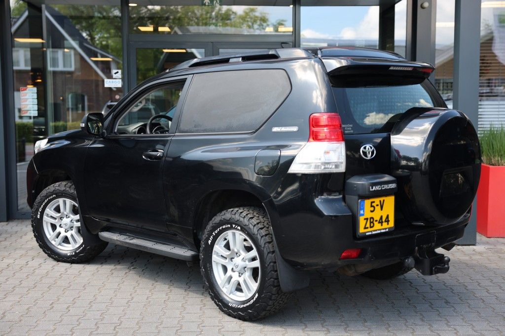 Toyota Landcruiser 150 3.0 D-4D 3DRS LX A/T VAN MARGE