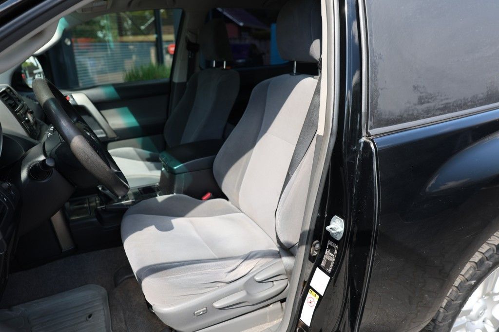 Toyota Landcruiser 150 3.0 D-4D 3DRS LX A/T VAN MARGE