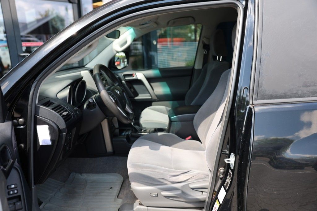 Toyota Landcruiser 150 3.0 D-4D 3DRS LX A/T VAN MARGE