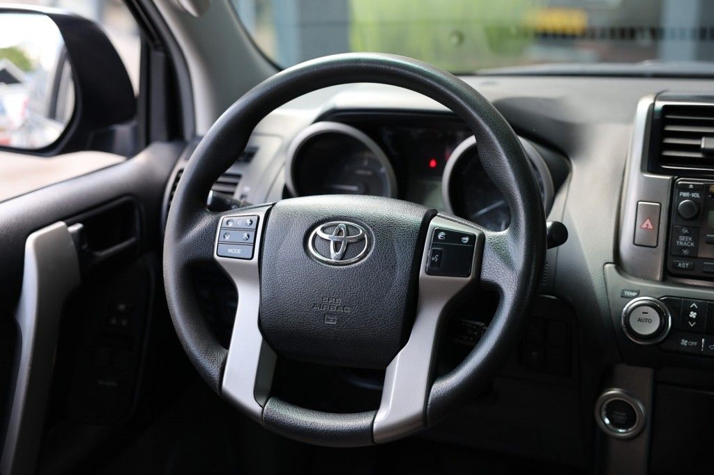 Toyota Landcruiser 150 3.0 D-4D 3DRS LX A/T VAN MARGE