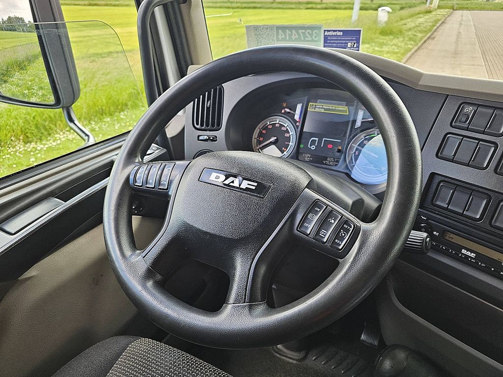 DAF LF 180 11.9t lift