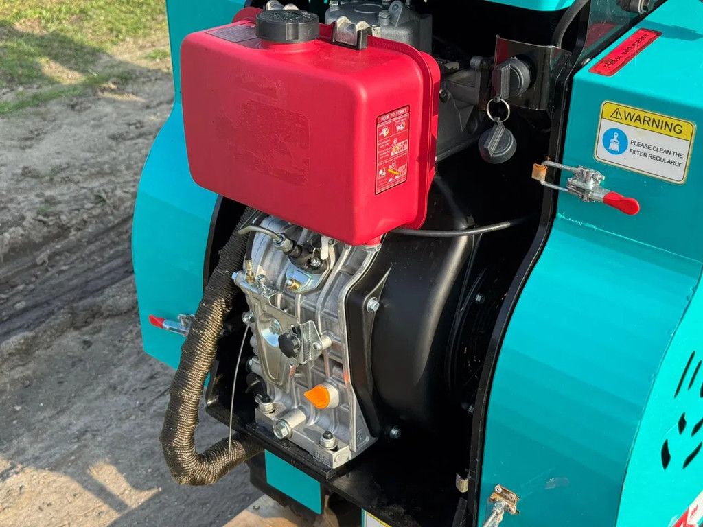 Diversen NIEUW mini puinbreker Diesel