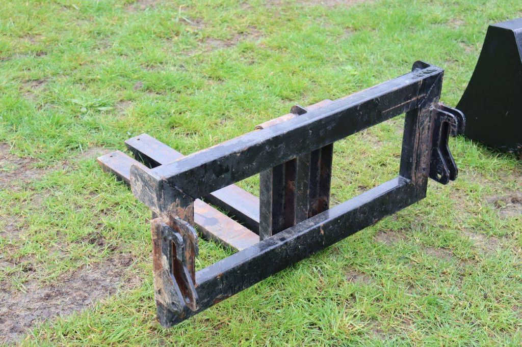 Yanmar YM1602D Diesel Mini Tractor with Front Loader and Fork Head