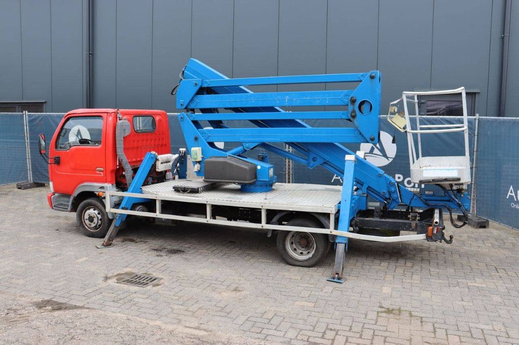 Crane truck Nissan CABSTAR Diesel 125HP 2004