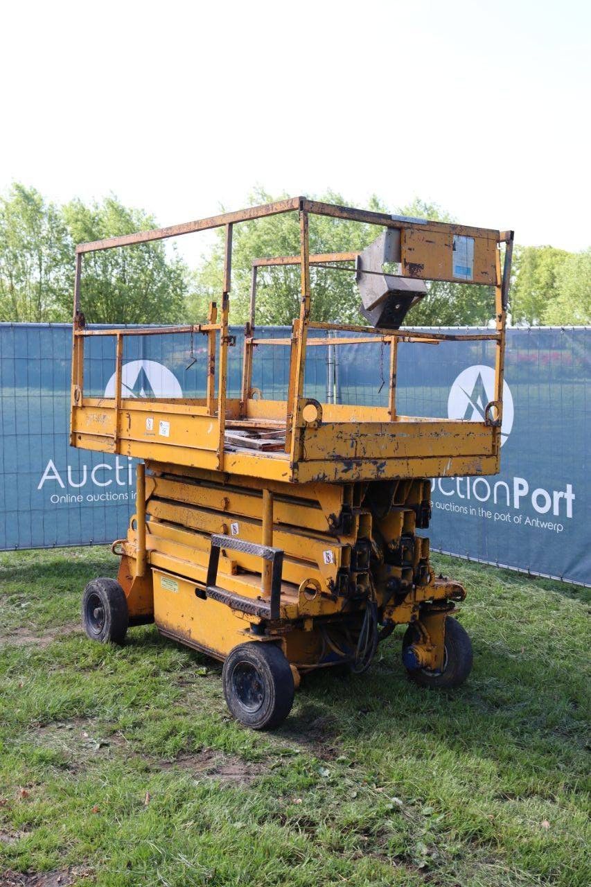 Electric Upright Scissor Lift