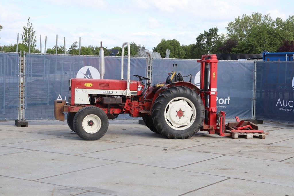 Tractor International Harvester Co E733 Diesel with Lift Mast