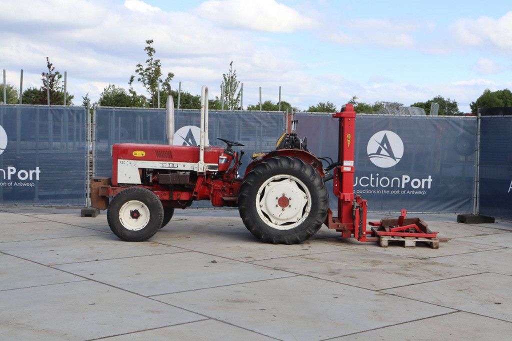 Tractor International Harvester Co E733 Diesel with Lift Mast