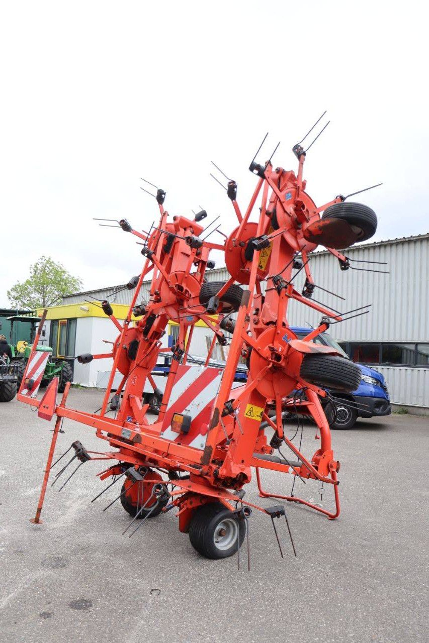 Hay tedder Kuhn GF 8702 2014