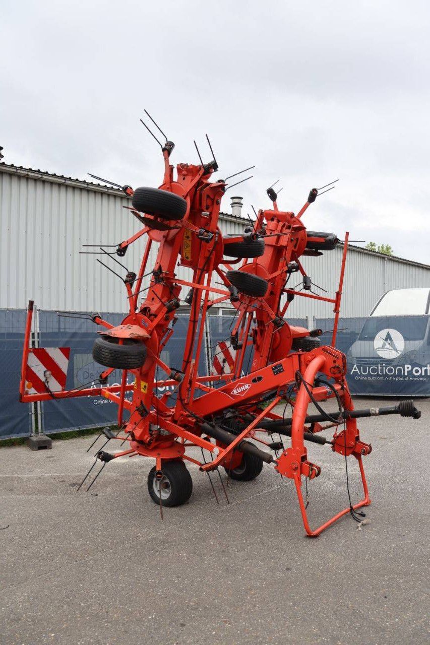 Hay tedder Kuhn GF 8702 2014