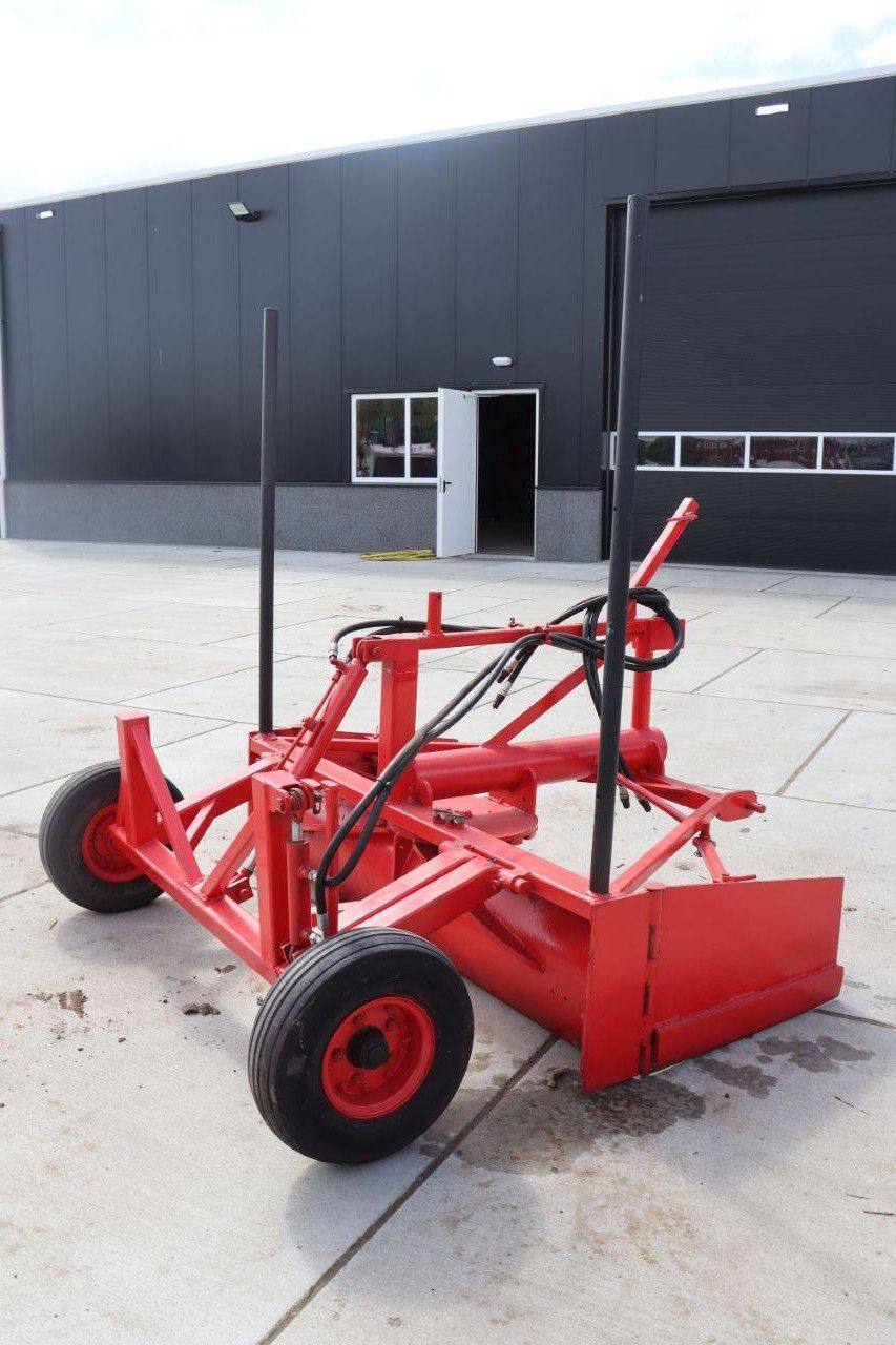 Leveling machine