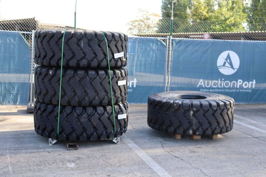 Batch of Forcestone 26.5-25 28PR Tires, 4 pieces