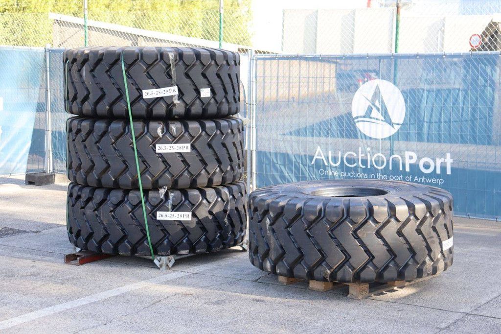 Batch of Forcestone 26.5-25 28PR Tires, 4 pieces