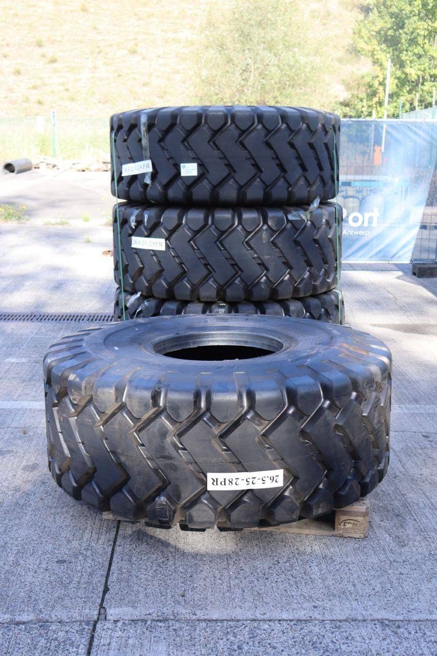 Batch of Forcestone 26.5-25 28PR Tires, 4 pieces