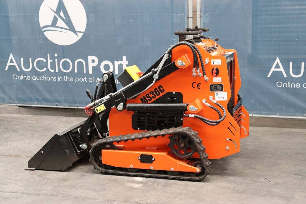 Schranklader Skid Steer 36C Benzine 2025 Nieuw