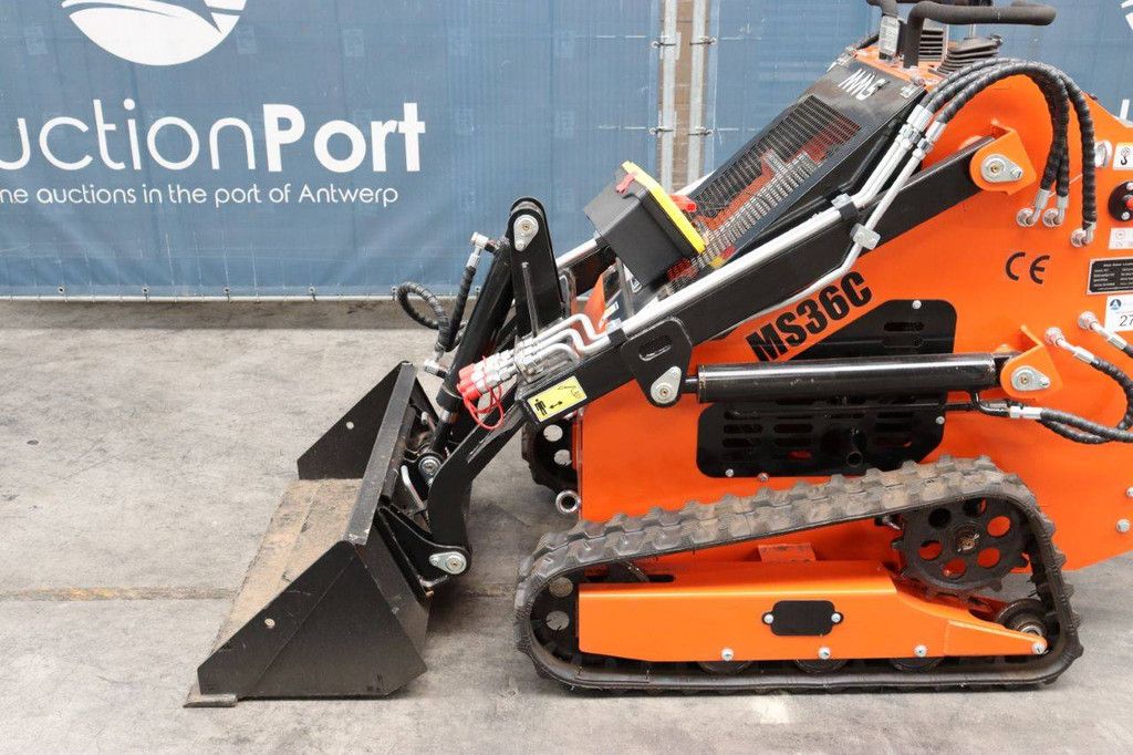 Schranklader Skid Steer 36C Benzine 2025 Nieuw