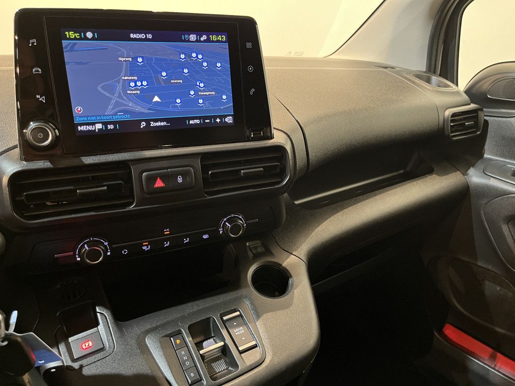 Peugeot e-Partner Premium 50 kWh / Euro 6 / Airco / Cruise Control / CarPlay / Navigatie / PDC / Trekhaak / 3-Zits / 50.000 KM !!