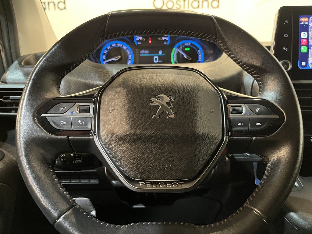 Peugeot e-Partner Premium 50 kWh / Euro 6 / Airco / Cruise Control / CarPlay / Navigatie / PDC / Trekhaak / 3-Zits / 50.000 KM !!