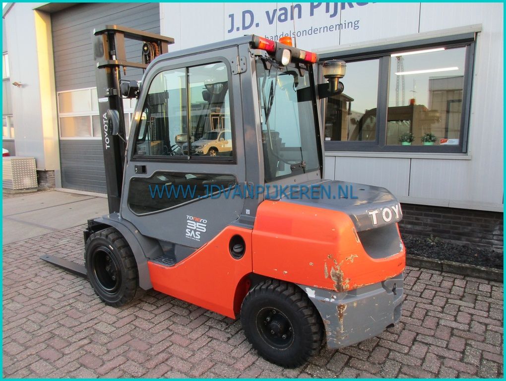 Toyota 52-8FDJF35 3500kg diesel cabine+sideshift