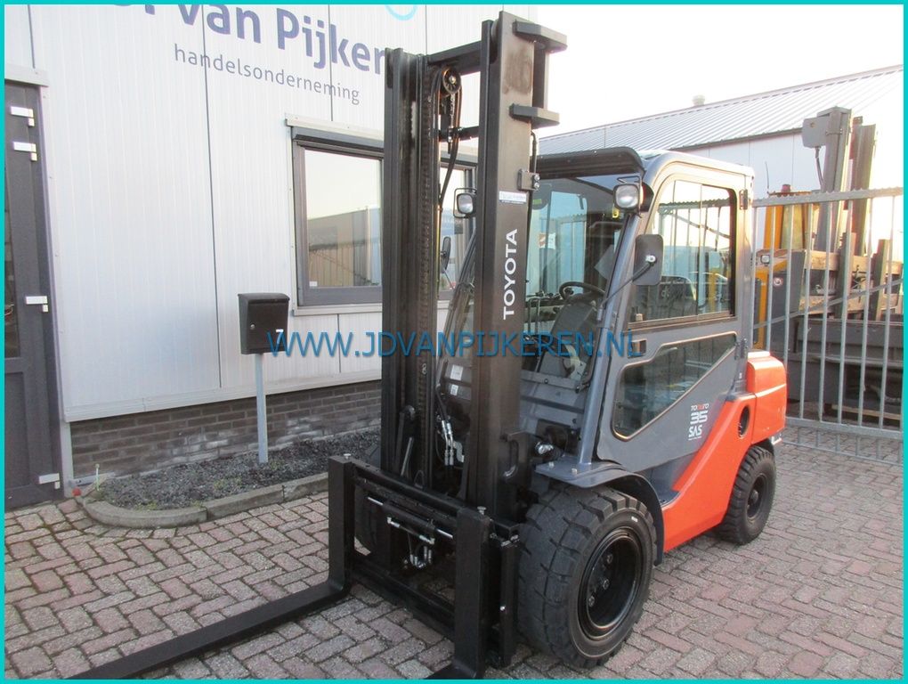 Toyota 52-8FDJF35 3500kg diesel cabine+sideshift