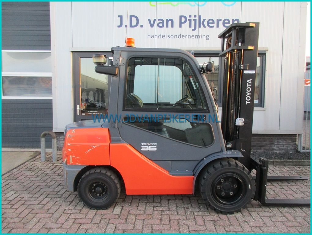 Toyota 52-8FDJF35 3500kg diesel cabine+sideshift