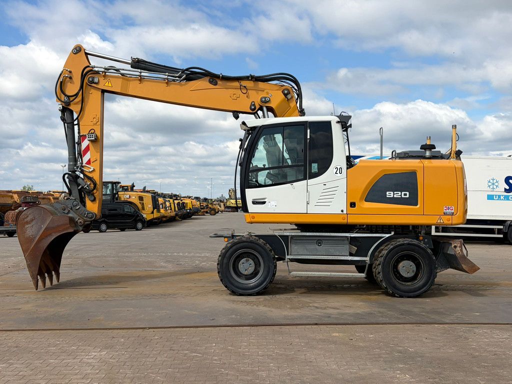 Liebherr A920